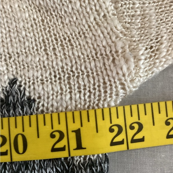 Chic Starry Beige and Gray Women's Sweatshirt, Plus Size 1X - Picture 7 of 8